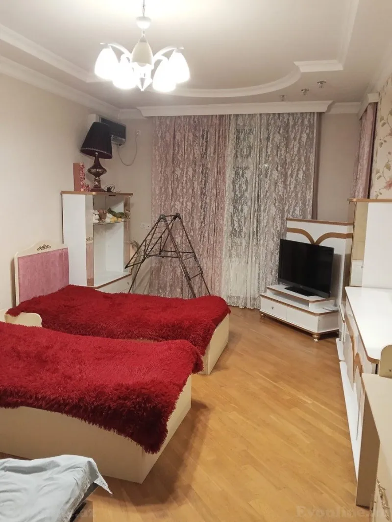 Kirayə verilir 4 otaqlı Mənzil Yeni tikili 150 m² Memar Əcəmi m. - şəkil 19