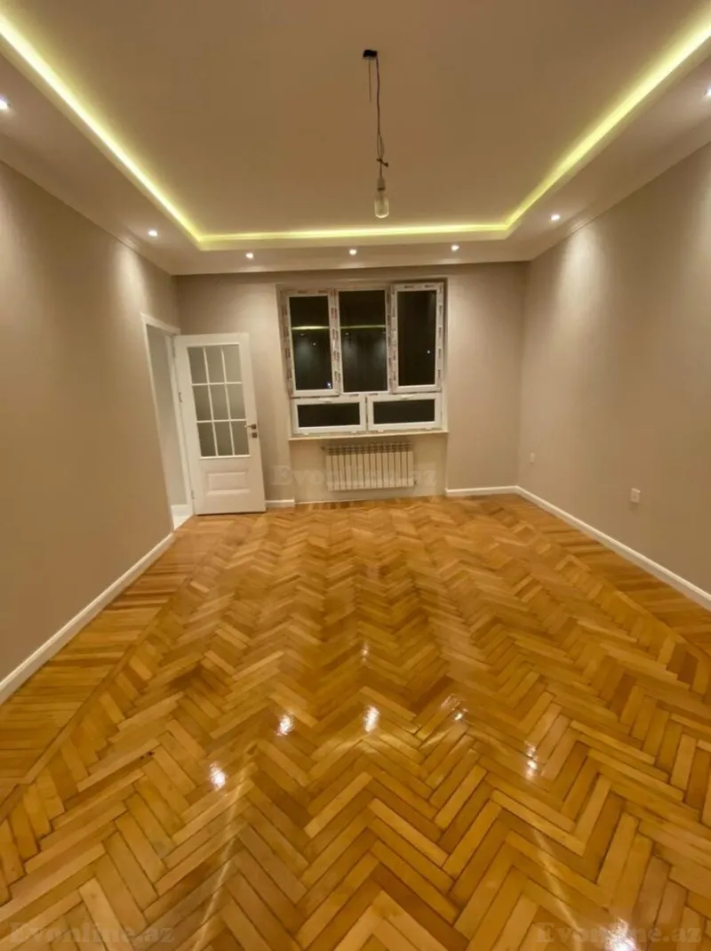 3 otaqlı Mənzil 85 m² 4-cü mikrorayon Satılır