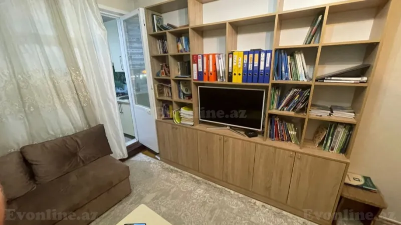 Satılır 2 otaqlı Mənzil Köhnə tikili 45 m² 4-cü mikrorayon - şəkil 3