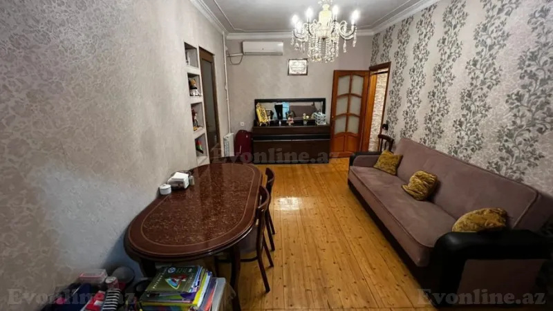 Satılır 2 otaqlı Mənzil Köhnə tikili 50 m² 6-cı mikrorayon - şəkil 2