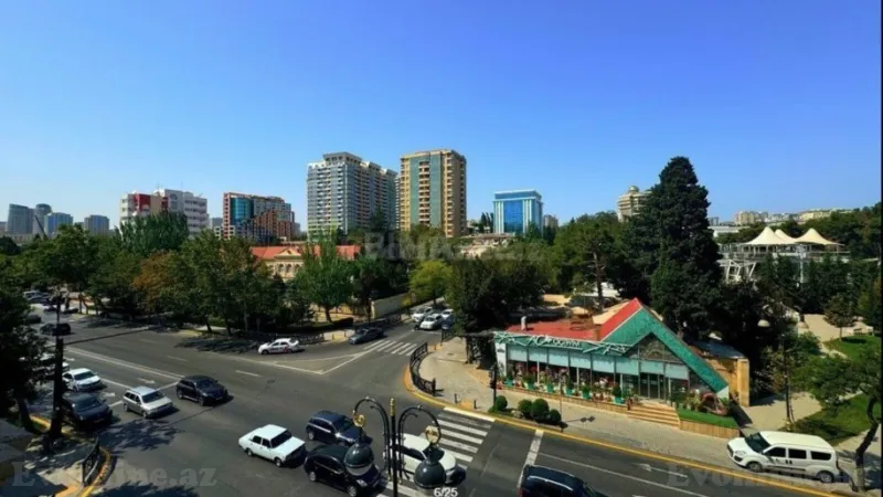 Satılır 3 otaqlı Mənzil Köhnə tikili 110 m² Nizami m. - şəkil 2