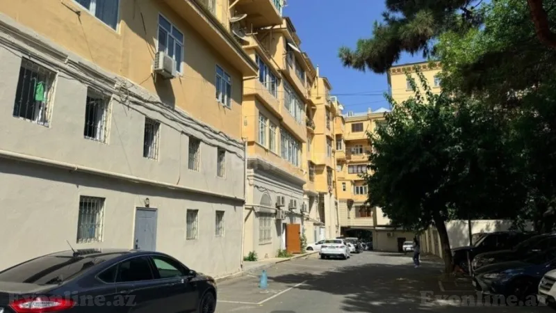 Satılır 3 otaqlı Mənzil Köhnə tikili 110 m² Nizami m. - şəkil 3