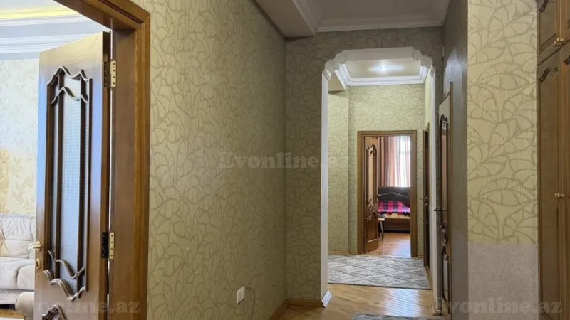 3 otaqlı Mənzil 150 m² 8 Noyabr m. Kirayə verilir