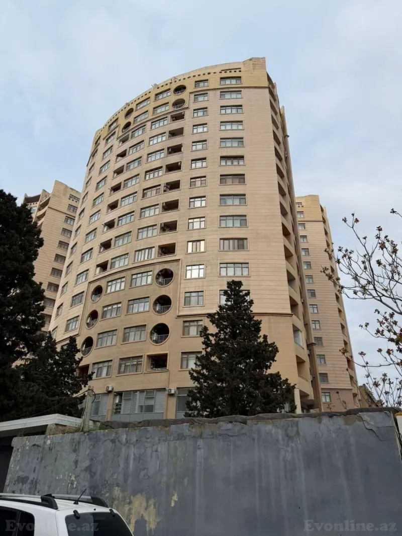 3 otaqlı Mənzil 128 m² Yasamal Satılır
