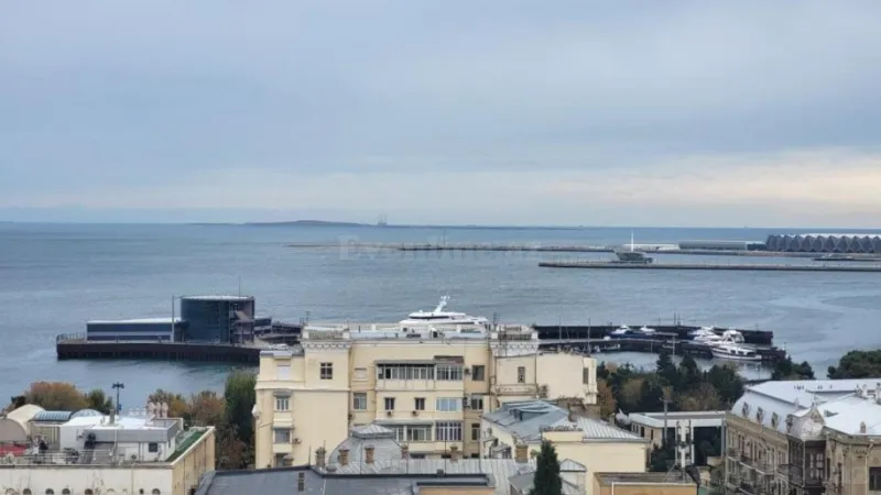 Kirayə verilir 2 otaqlı Mənzil Köhnə tikili 150 m² İçərişəhər m. - şəkil 4