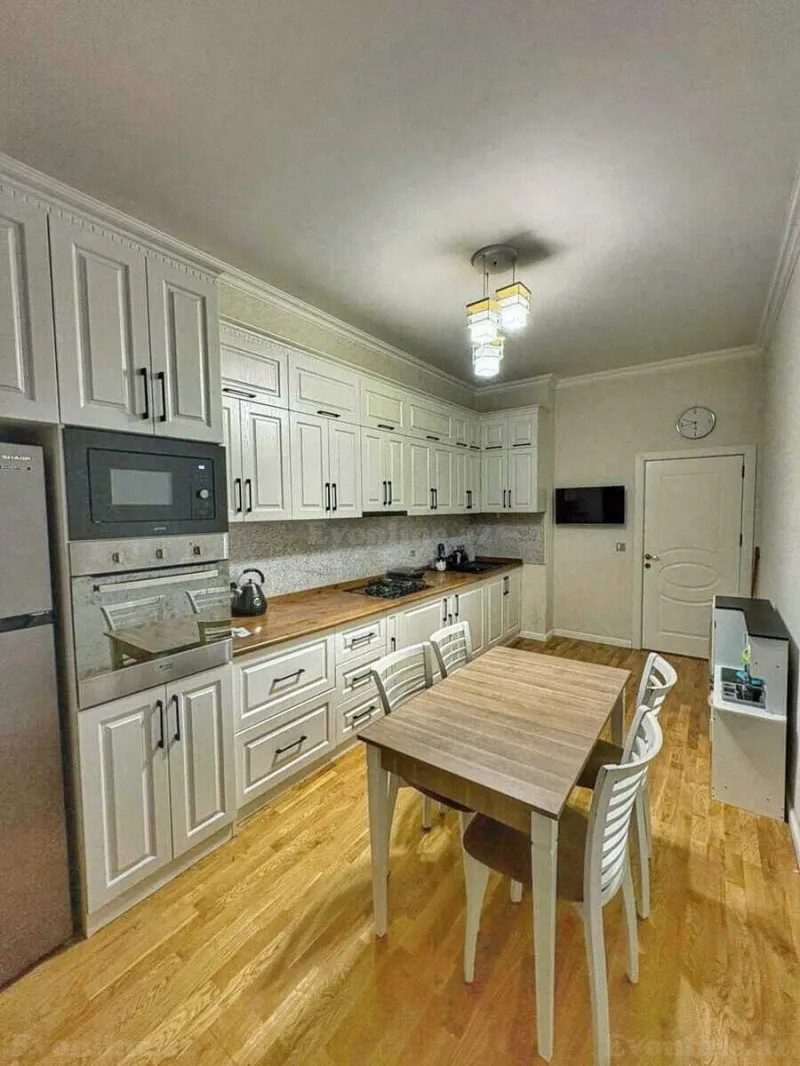 Satılır 3 otaqlı Mənzil Yeni tikili 110 m² Qara Qarayev m. - şəkil 2