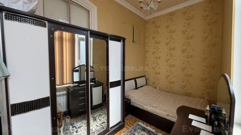 Satılır 4 otaqlı Mənzil Köhnə tikili 140 m² Sahil m. - şəkil 7