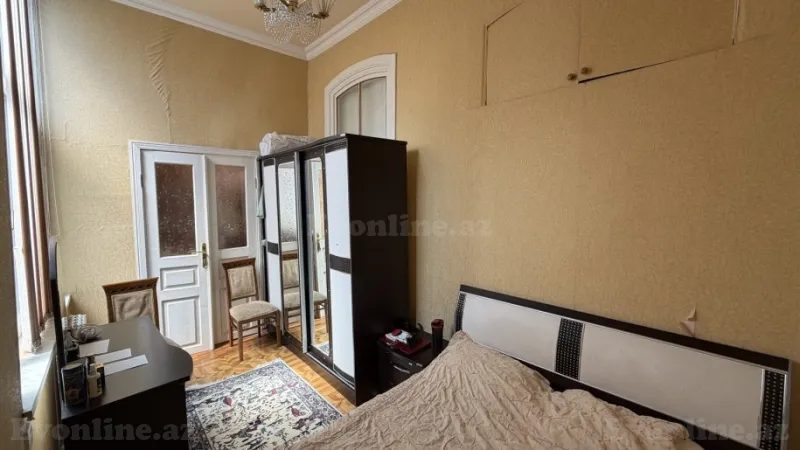 Satılır 4 otaqlı Mənzil Köhnə tikili 140 m² Sahil m. - şəkil 8