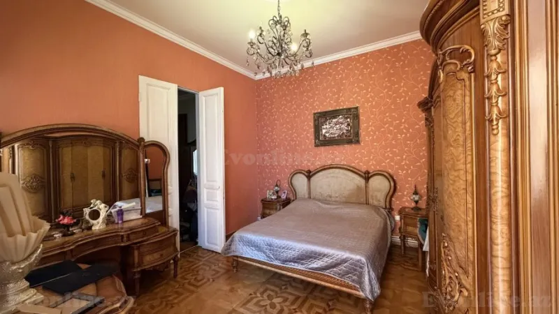 Satılır 4 otaqlı Mənzil Köhnə tikili 140 m² Sahil m. - şəkil 9