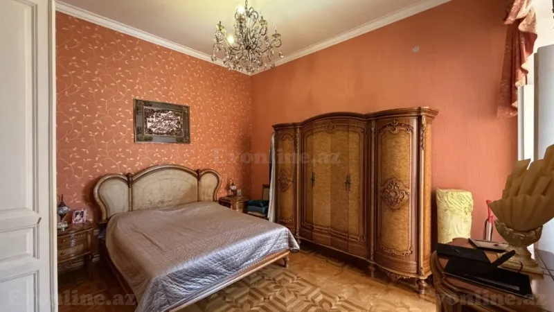 Satılır 4 otaqlı Mənzil Köhnə tikili 140 m² Sahil m. - şəkil 10