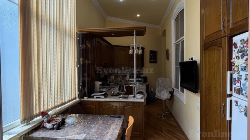 Satılır 4 otaqlı Mənzil Köhnə tikili 140 m² Sahil m. - şəkil 17