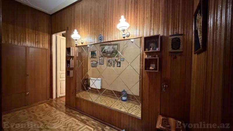 Satılır 4 otaqlı Mənzil Köhnə tikili 140 m² Sahil m. - şəkil 24