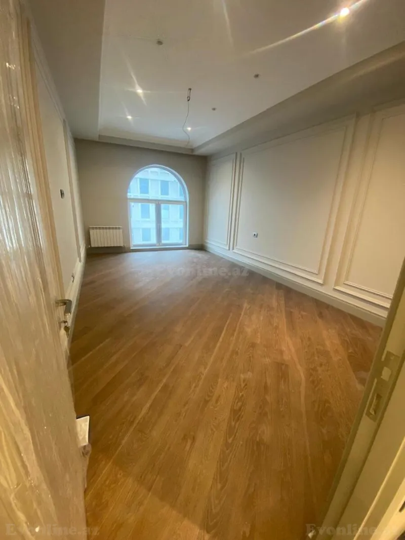 Satılır 5 otaqlı Mənzil Yeni tikili 207 m² Sahil m.