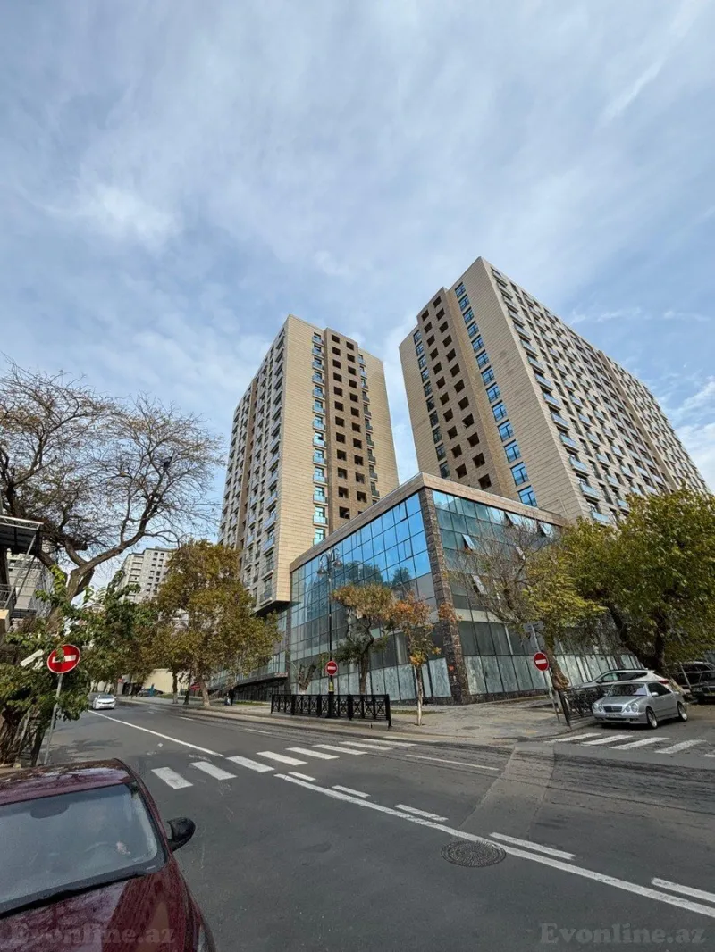 3 otaqlı Mənzil 122 m² 28 May m. Satılır