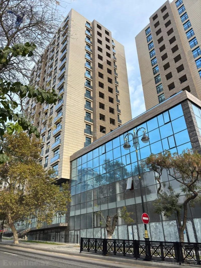 Satılır 3 otaqlı Mənzil Yeni tikili 122 m² 28 May m. - şəkil 2