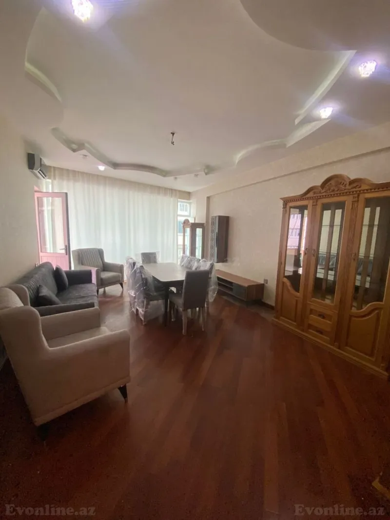 3 otaqlı Mənzil 120 m² Xətai m. Kirayə verilir