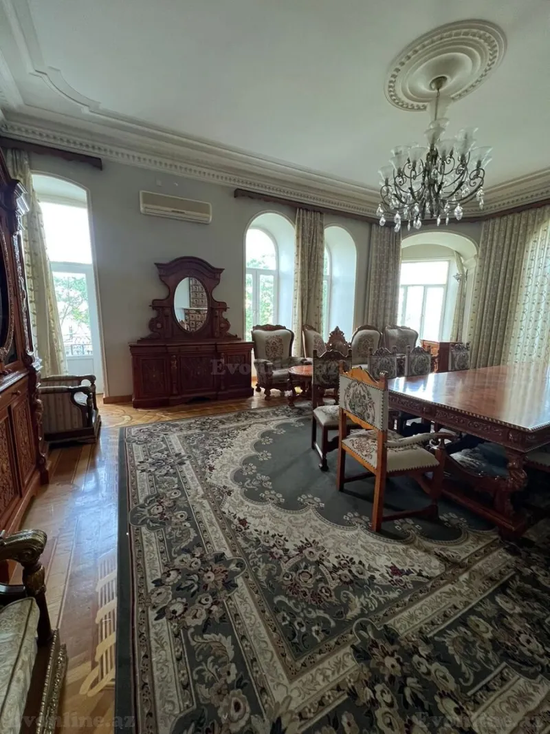 Satılır 4 otaqlı Mənzil Köhnə tikili 180 m² İçərişəhər m. - şəkil 4