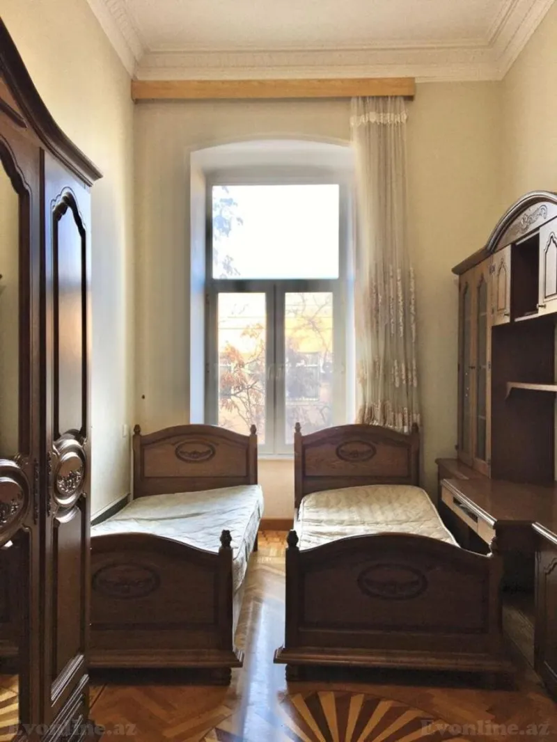 Satılır 4 otaqlı Mənzil Köhnə tikili 180 m² İçərişəhər m. - şəkil 5