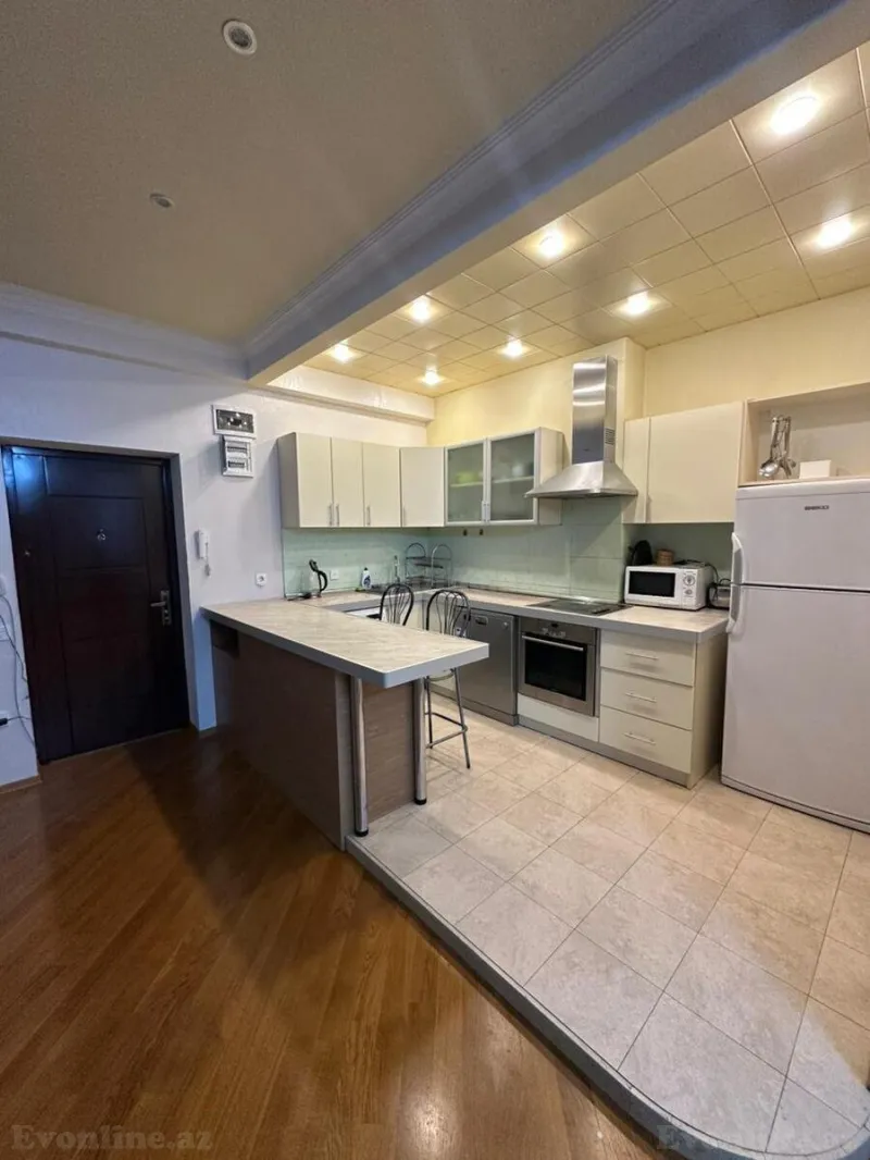 Kirayə verilir 3 otaqlı Mənzil Köhnə tikili 110 m² Yasamal - şəkil 3