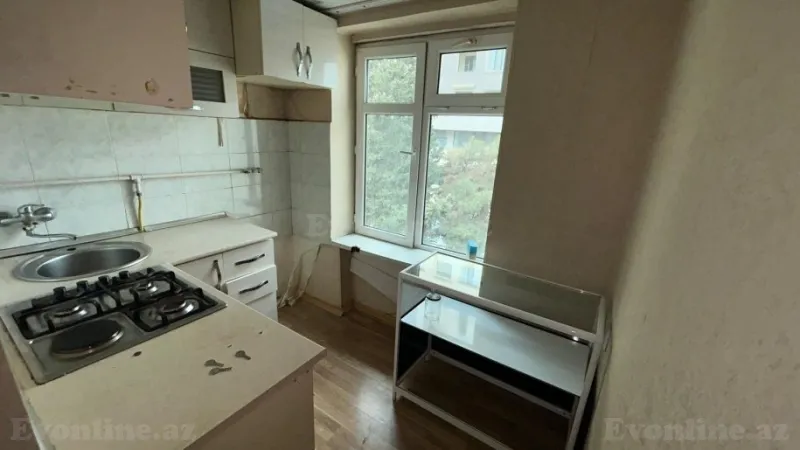 Kirayə verilir 2 otaqlı Mənzil Köhnə tikili 50 m² İnşaatçılar m. - şəkil 3