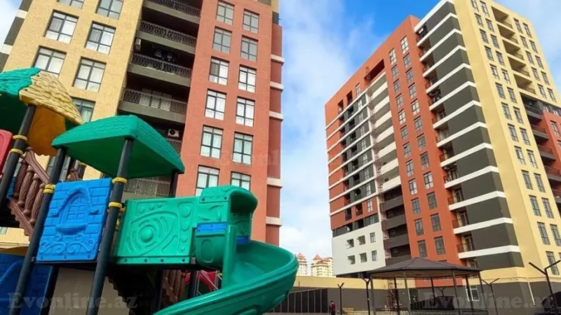 3 otaqlı Mənzil 115 m² Qara Qarayev m. Satılır