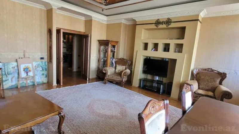 2 otaqlı Mənzil 92 m² İnşaatçılar m. Satılır
