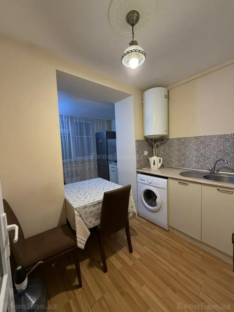 Satılır 2 otaqlı Mənzil Köhnə tikili 60 m² Yasamal r. - şəkil 5