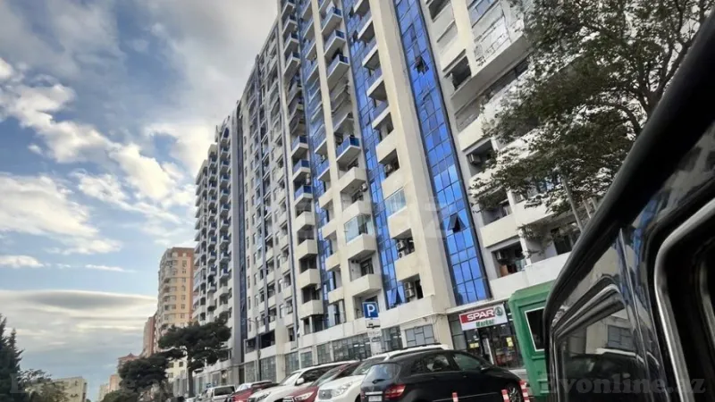 3 otaqlı Mənzil 83 m² Qara Qarayev m. Satılır