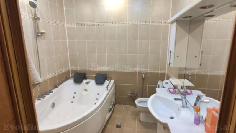 Kirayə verilir 3 otaqlı Mənzil Yeni tikili 189 m² 28 May m. - şəkil 11