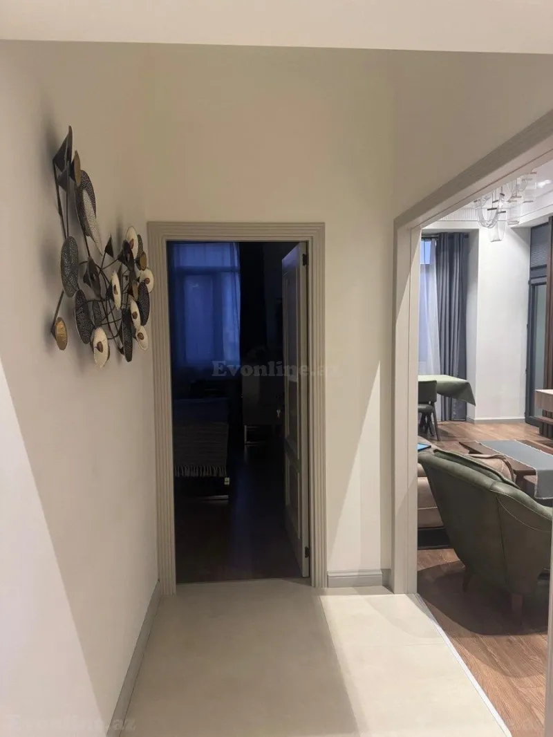 Satılır 2 otaqlı Mənzil Yeni tikili 85 m² 8 Noyabr m. - şəkil 5