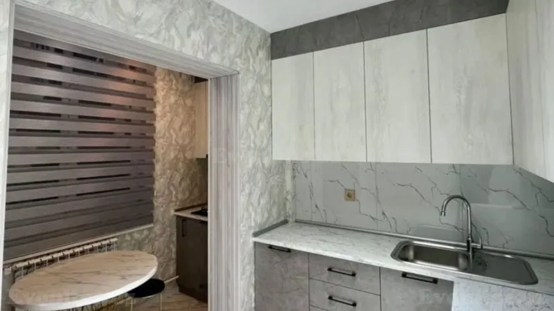Satılır 2 otaqlı Mənzil Köhnə tikili 65 m² 6-cı mikrorayon - şəkil 7