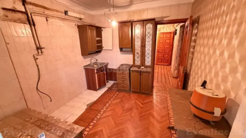 Satılır 4 otaqlı Mənzil Köhnə tikili 100 m² Xalqlar Dostluğu m. - şəkil 9
