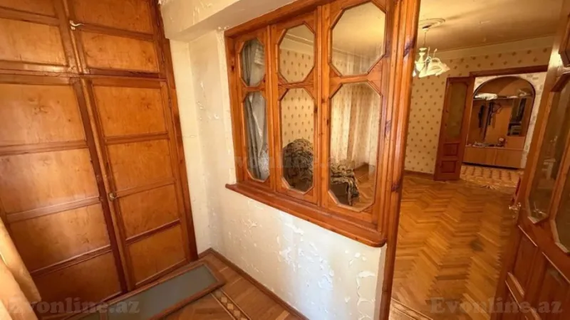 Satılır 4 otaqlı Mənzil Köhnə tikili 100 m² Xalqlar Dostluğu m. - şəkil 11
