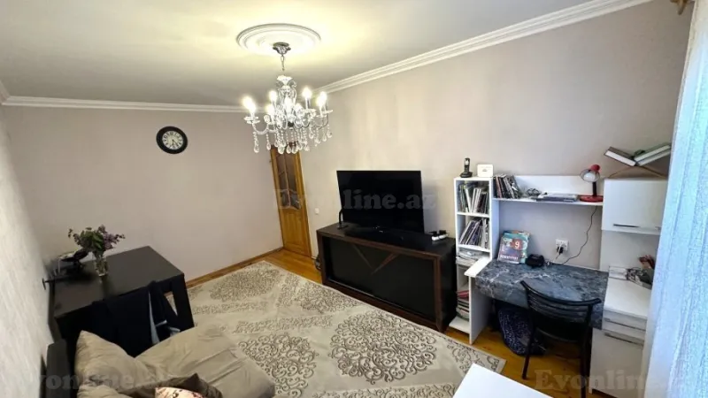Satılır 2 otaqlı Mənzil Köhnə tikili 65 m² Xalqlar Dostluğu m. - şəkil 2