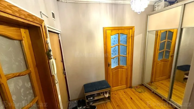 Satılır 2 otaqlı Mənzil Köhnə tikili 65 m² Xalqlar Dostluğu m. - şəkil 3