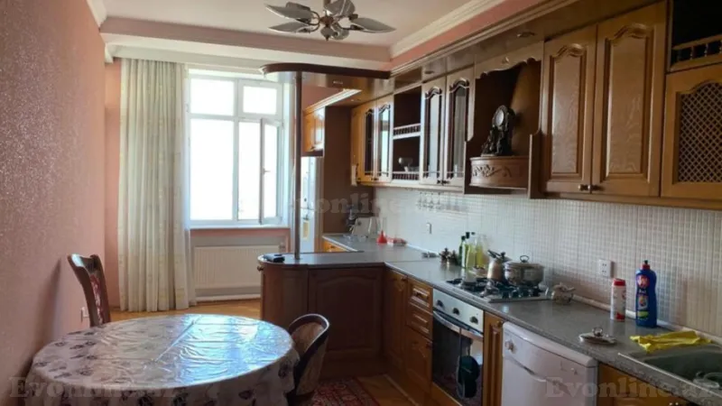 Kirayə verilir 4 otaqlı Mənzil Yeni tikili 180 m² 8-ci mikrorayon - şəkil 5