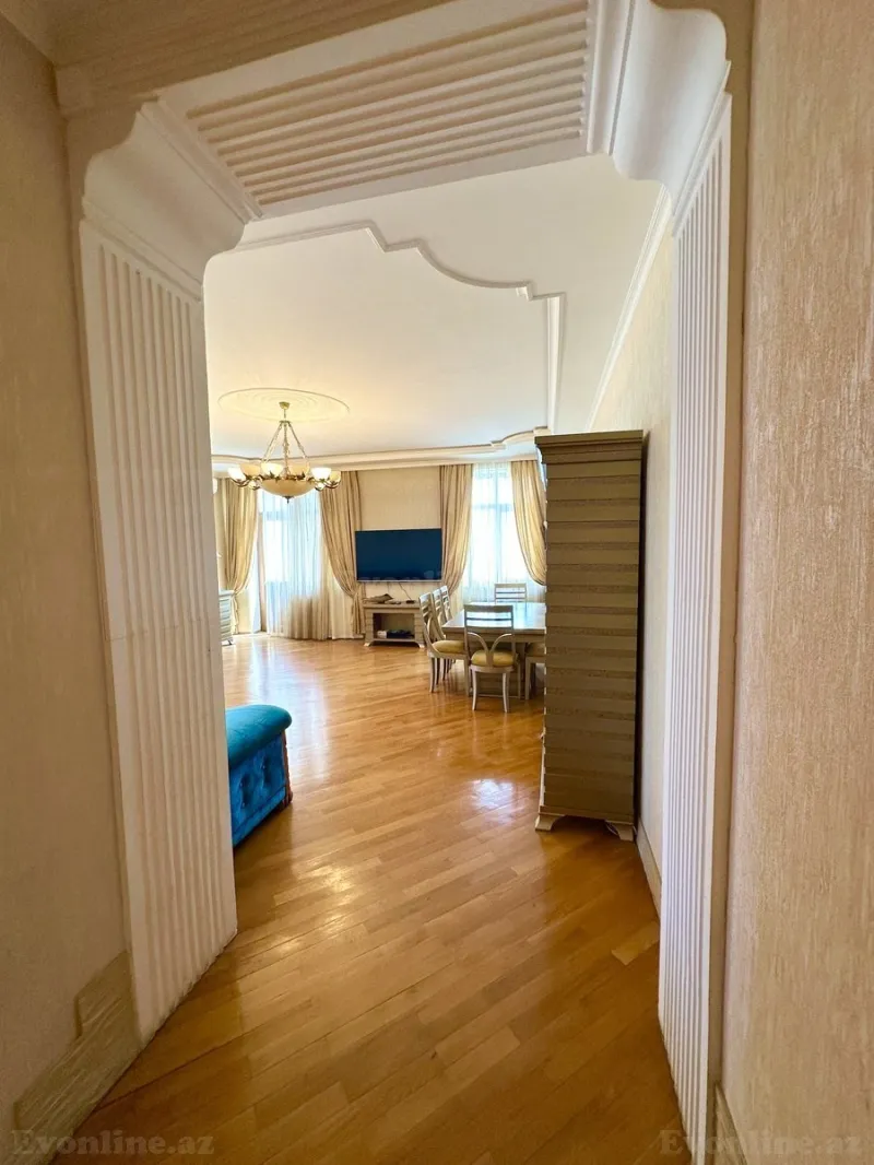 Satılır 4 otaqlı Mənzil Yeni tikili 175 m² Nəsimi r. - şəkil 5