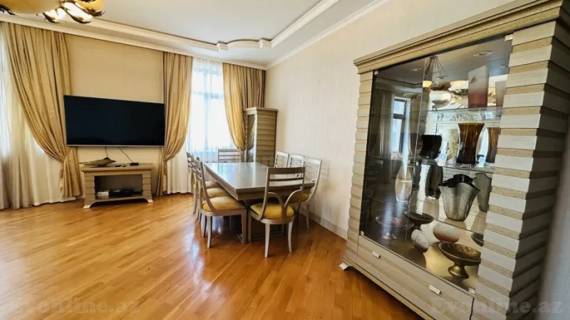 Satılır 4 otaqlı Mənzil Yeni tikili 175 m² Nəsimi r. - şəkil 7