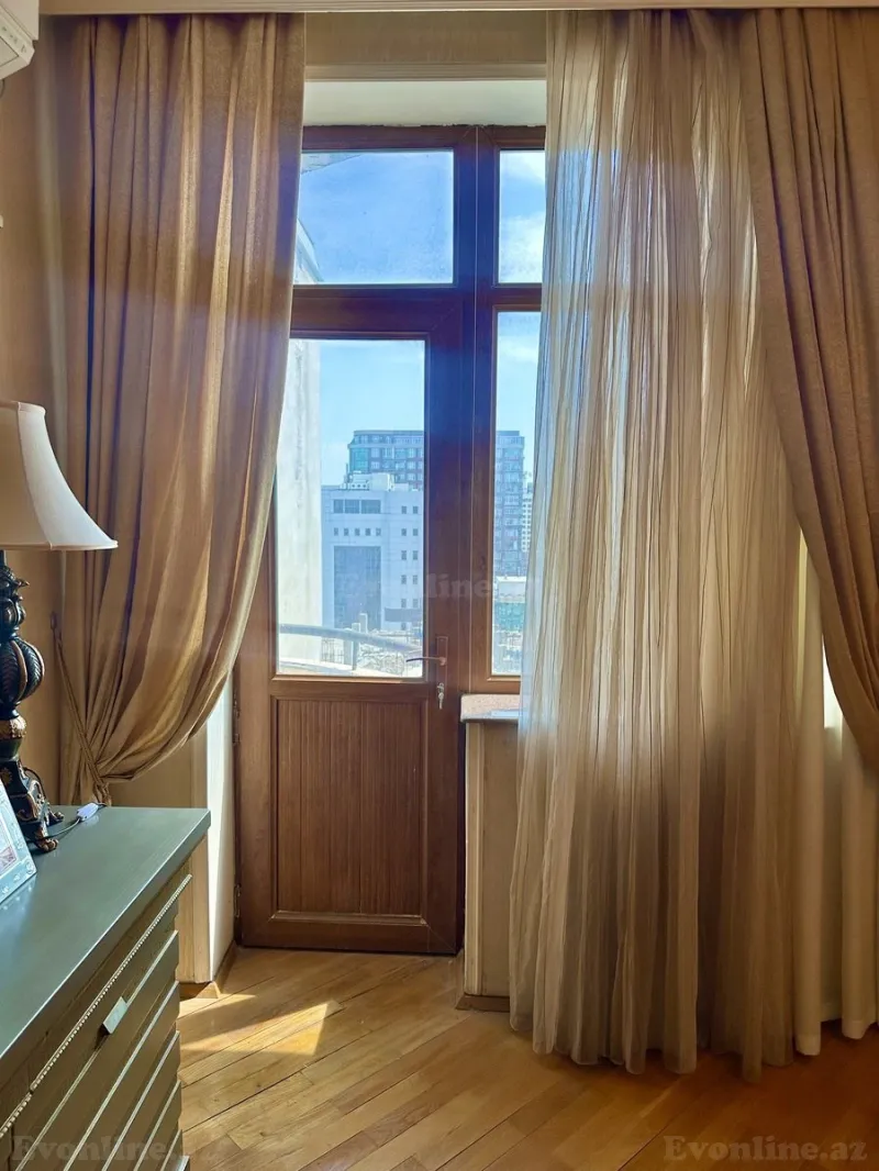 Satılır 4 otaqlı Mənzil Yeni tikili 175 m² Nəsimi r. - şəkil 8