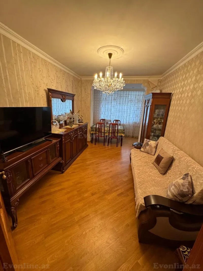 2 otaqlı Mənzil 60 m² 8-ci mikrorayon Satılır