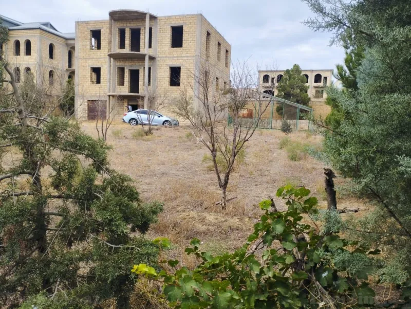 8 otaqlı Həyət evi 299.9 m² Badamdar Satılır