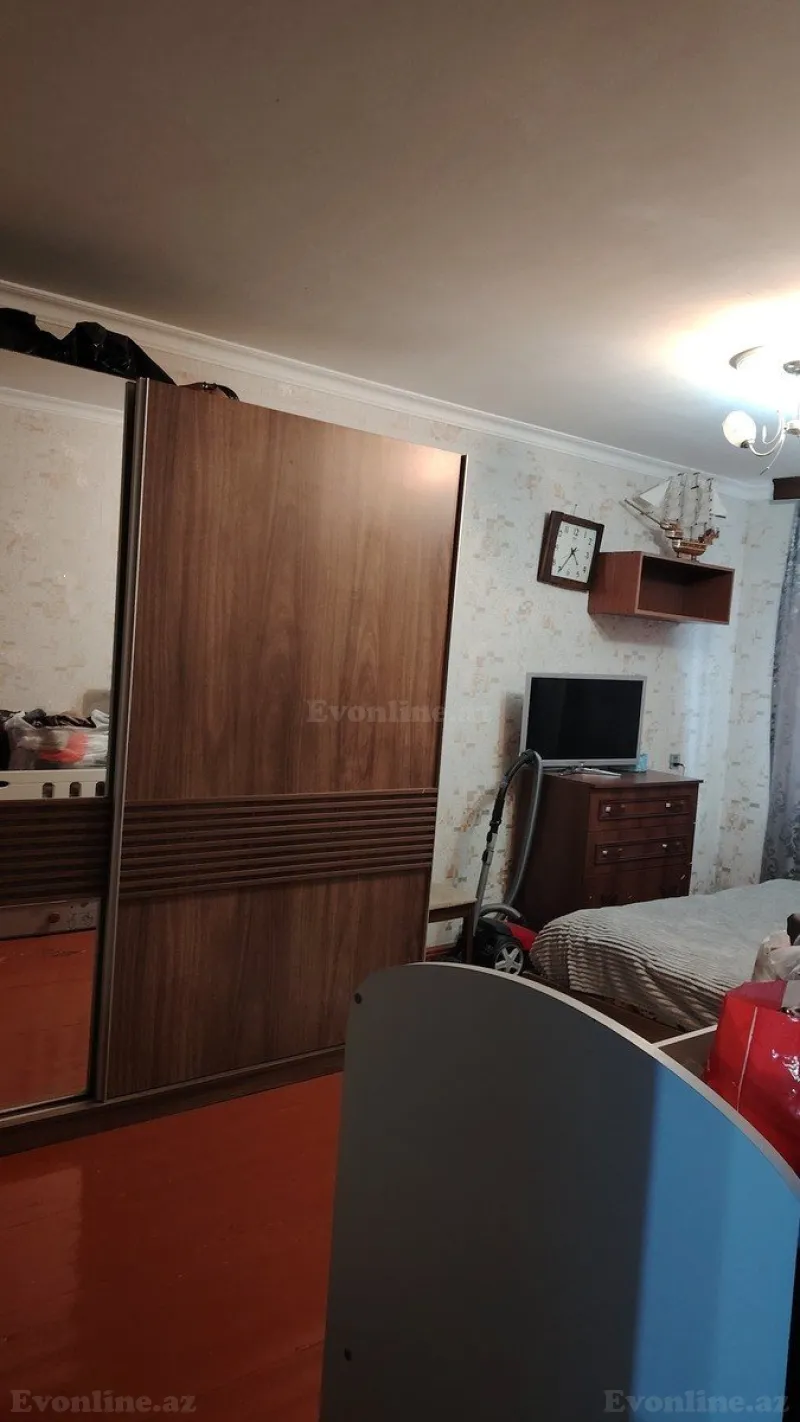 Satılır 3 otaqlı Mənzil Köhnə tikili 75 m² Neftçilər m. - şəkil 8