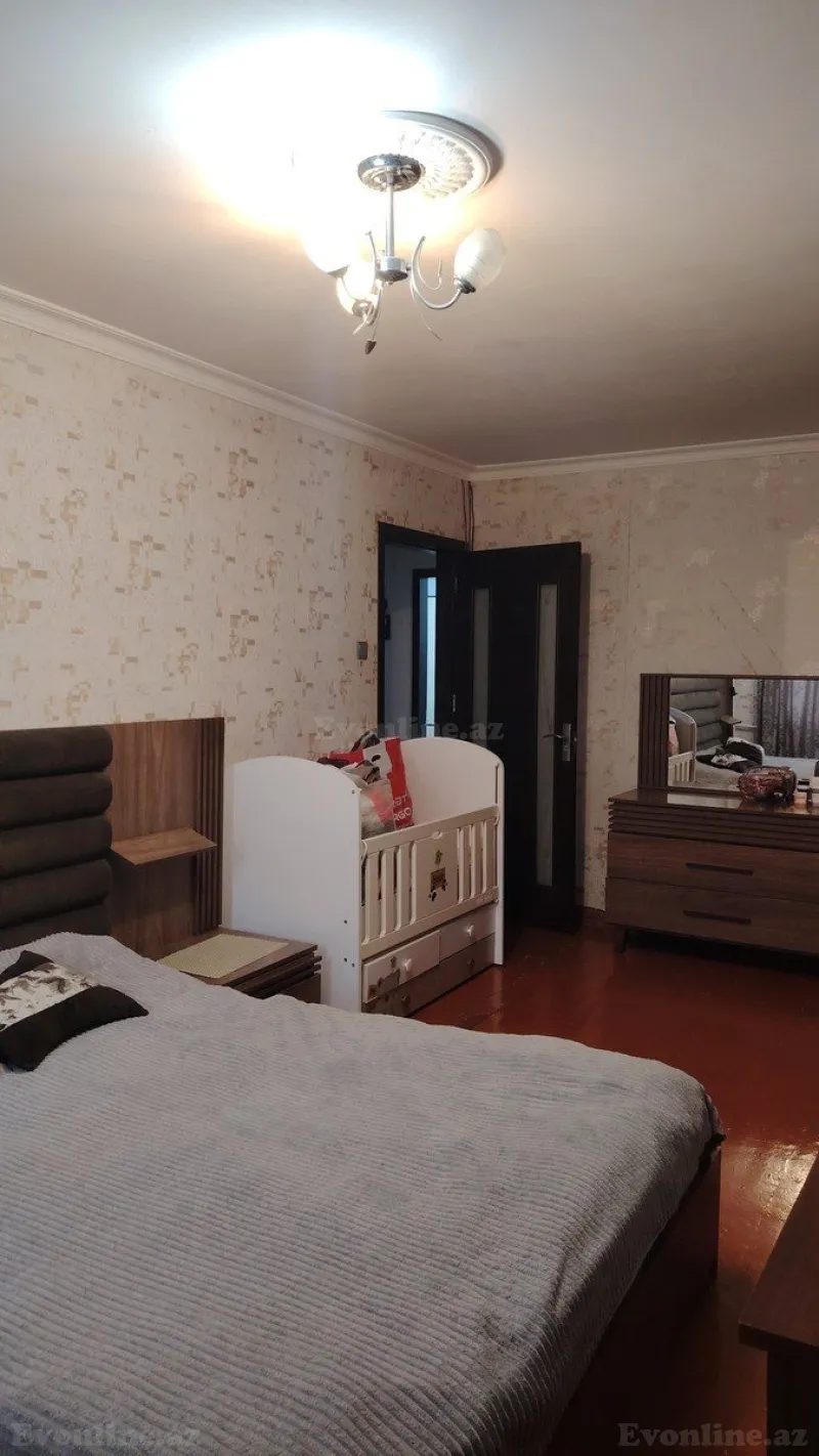 Satılır 3 otaqlı Mənzil Köhnə tikili 75 m² Neftçilər m. - şəkil 12