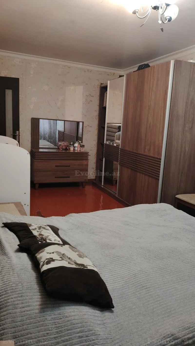 Satılır 3 otaqlı Mənzil Köhnə tikili 75 m² Neftçilər m. - şəkil 15