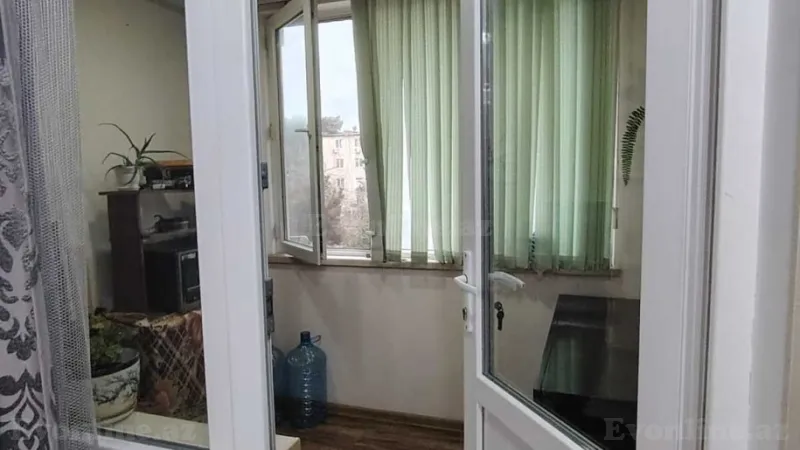 Satılır 3 otaqlı Mənzil Köhnə tikili 75 m² Neftçilər m. - şəkil 19