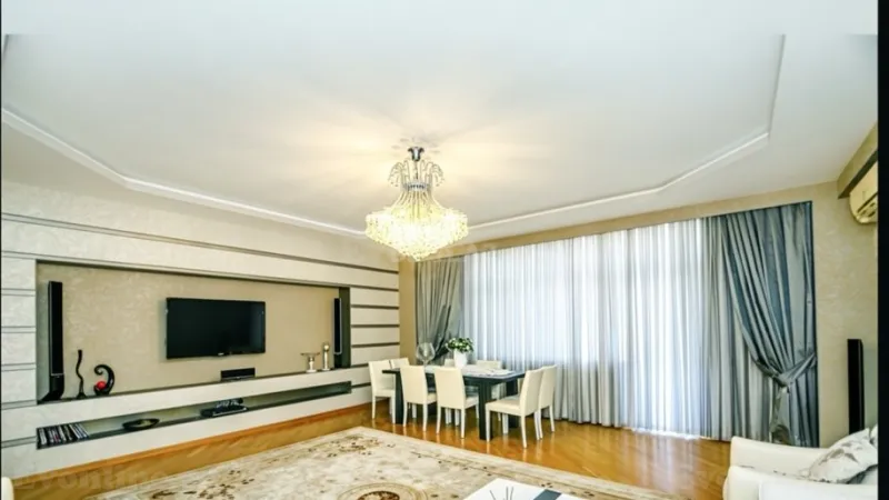 Kirayə verilir 3 otaqlı Mənzil Yeni tikili 220 m² 28 May m.