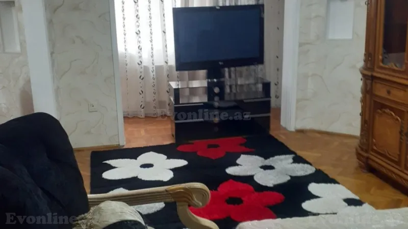 Kirayə verilir 4 otaqlı Mənzil Köhnə tikili 110 m² 8-ci mikrorayon