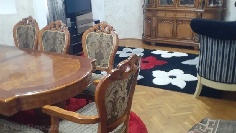 Kirayə verilir 4 otaqlı Mənzil Köhnə tikili 110 m² 8-ci mikrorayon - şəkil 3