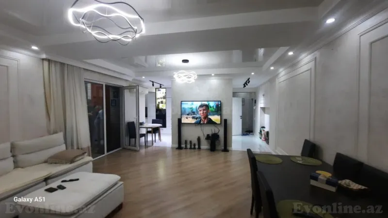 2 otaqlı Mənzil 70 m² Elmlər Akademiyası m. Satılır