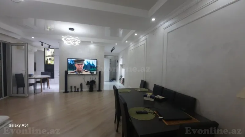 Satılır 2 otaqlı Mənzil Köhnə tikili 70 m² Elmlər Akademiyası m. - şəkil 3